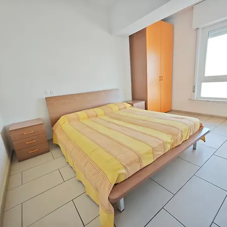 Condominio Central Palace * 리그나노 사비아도로